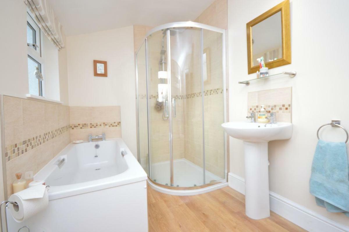 Deerness, 4Star Gold Award 2024, Whitby Villa Екстериор снимка
