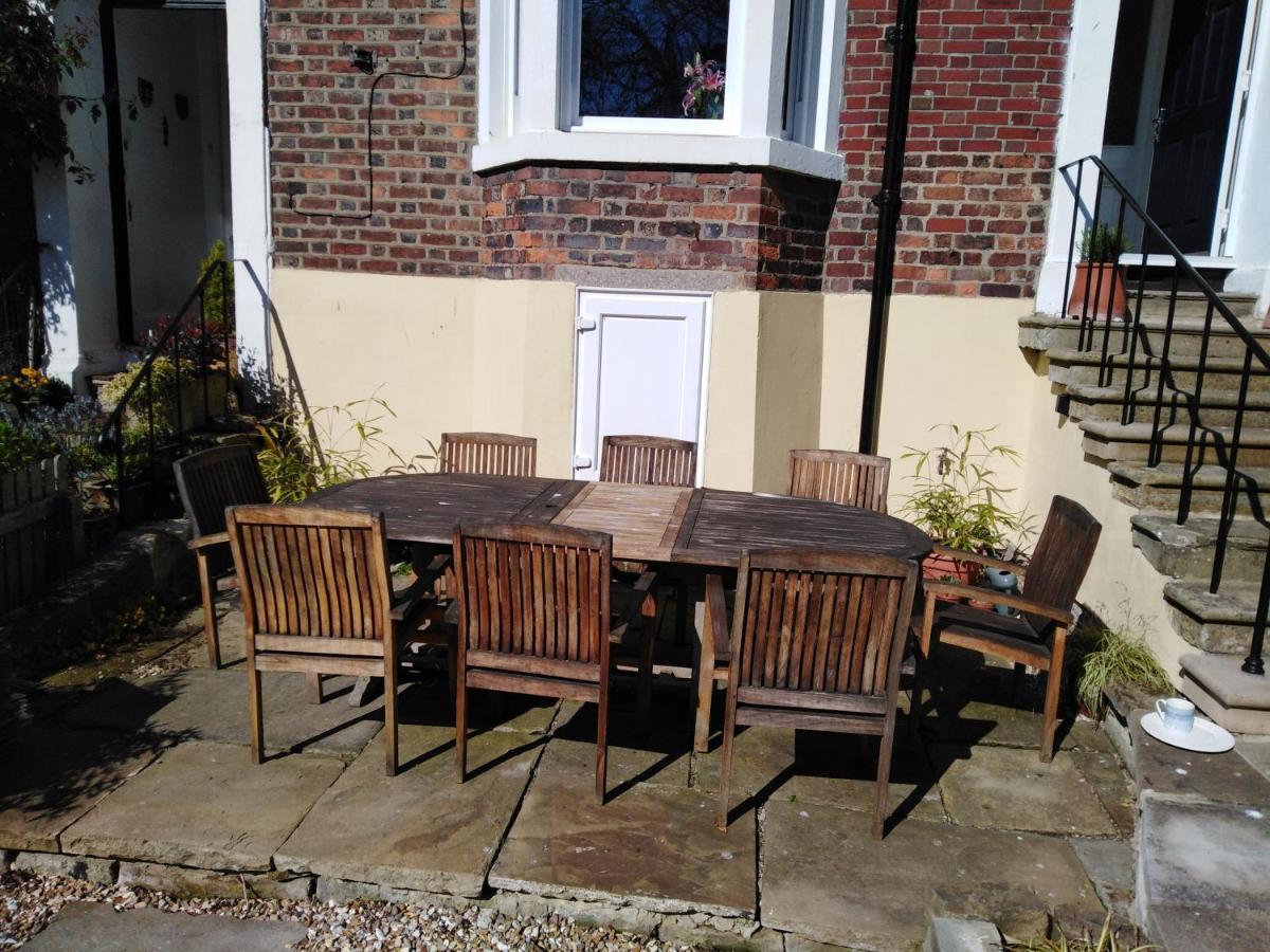 Deerness, 4Star Gold Award 2024, Whitby Villa Екстериор снимка